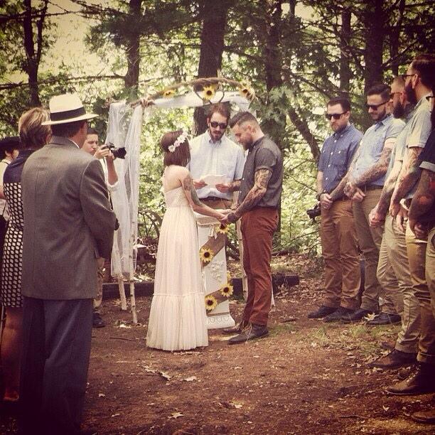BeardsAndTats's tweet photo. #BeardsAndTats wedding ❤️ http://t.co/M7i9cfPFnA