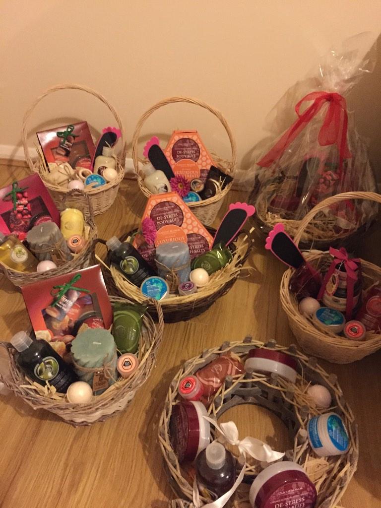 keecreations's tweet photo. Hampers all prepared just need packaging 💖🎀 contact for more details.... http://t.co/Hy1v9DOjJW