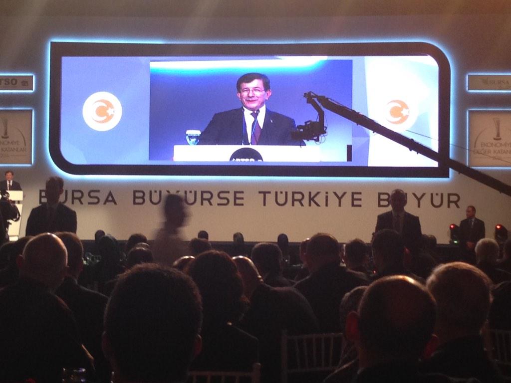sgbemis's tweet photo. BTSO 41. Ekonomiye değer katanlar ödül töreni Sn.Başbakanımızın konuşmasıyla sürüyor. http://t.co/EmB3Tuk6l7
