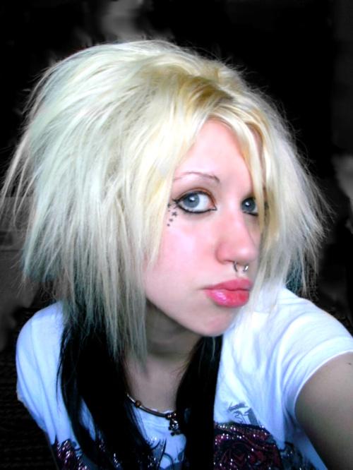 SadProxy's tweet image. xDDDDDDDD esta se opero de los labios o es asi ._.