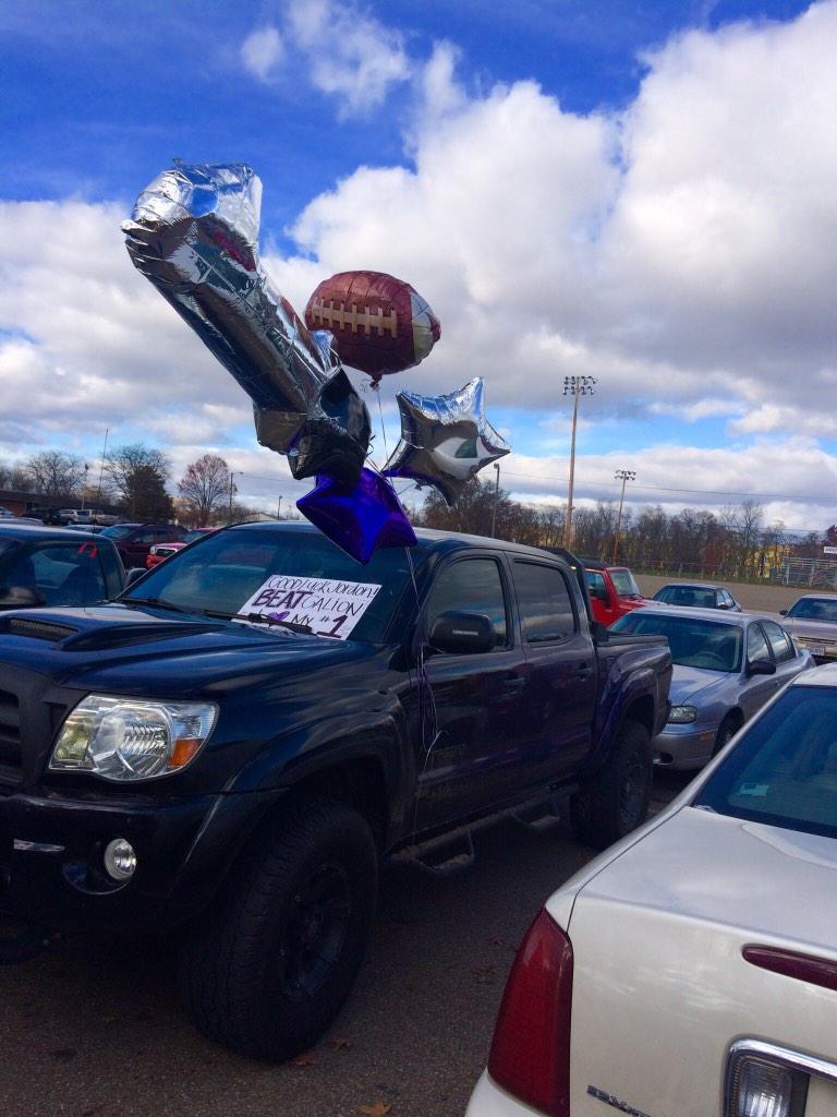 myrandamiller1's tweet photo. surprised my babe for his big game tonight ๐ i love my #1 #beatgalion http://t.co/KDMLVxUYda