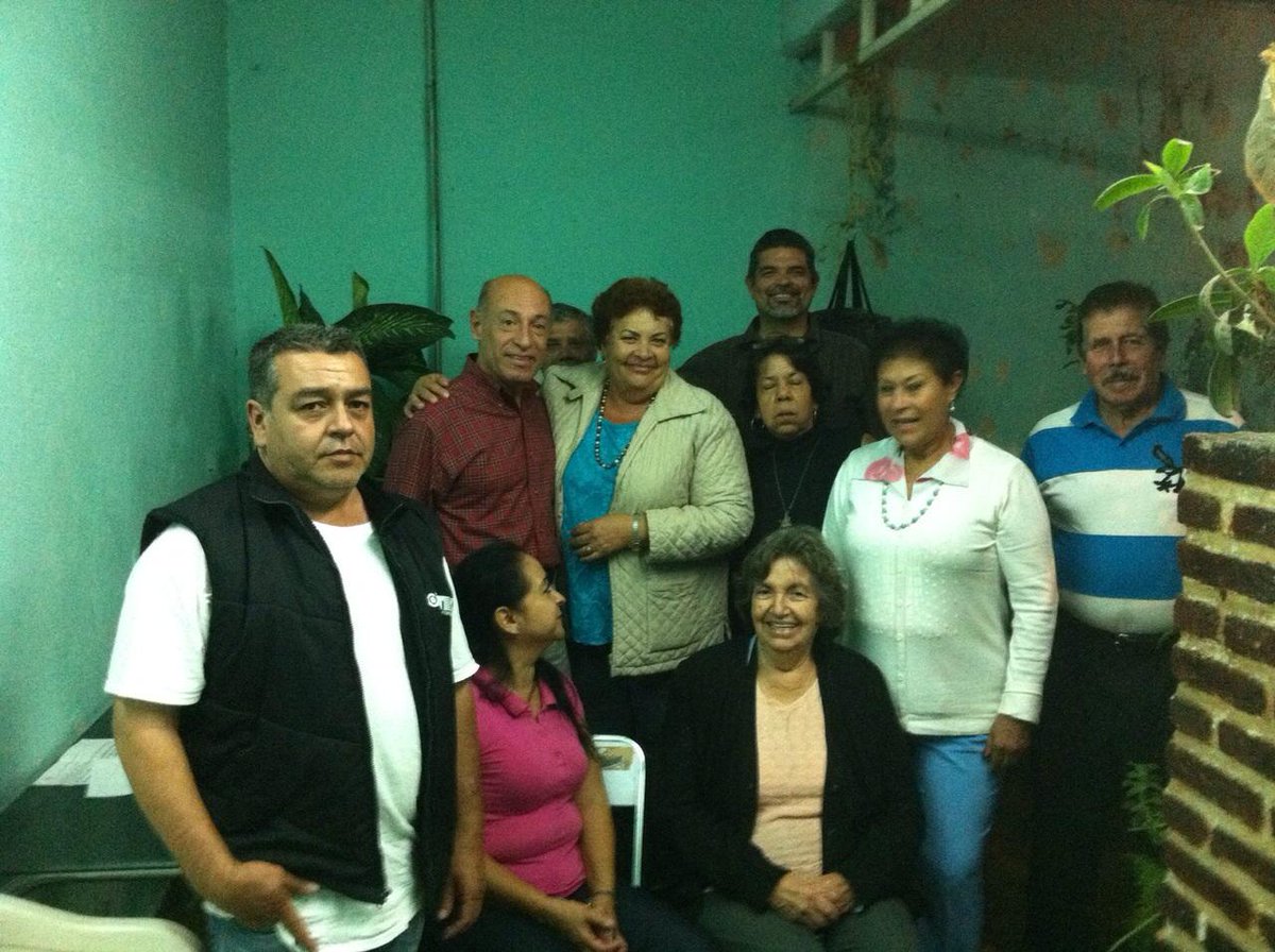 AlfonsoRejonC's tweet photo. Estuvimos en un Subcomite emblemático del PAN Zapopan "El Batan" @joseadelatorre @juanto_garcia @gustavomaciasz http://t.co/OAmx70S0S6
