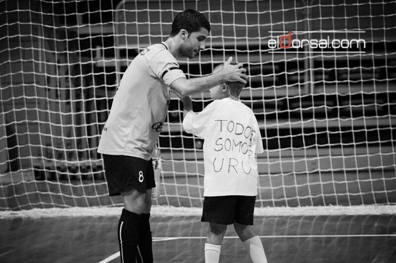 Jacfotografo's tweet photo. Gran partido del @UruguayFS  a pesar de la derrota y no te olvides.... #TodosSomosUru @ELDORSAL http://t.co/8iCmf6xHVW