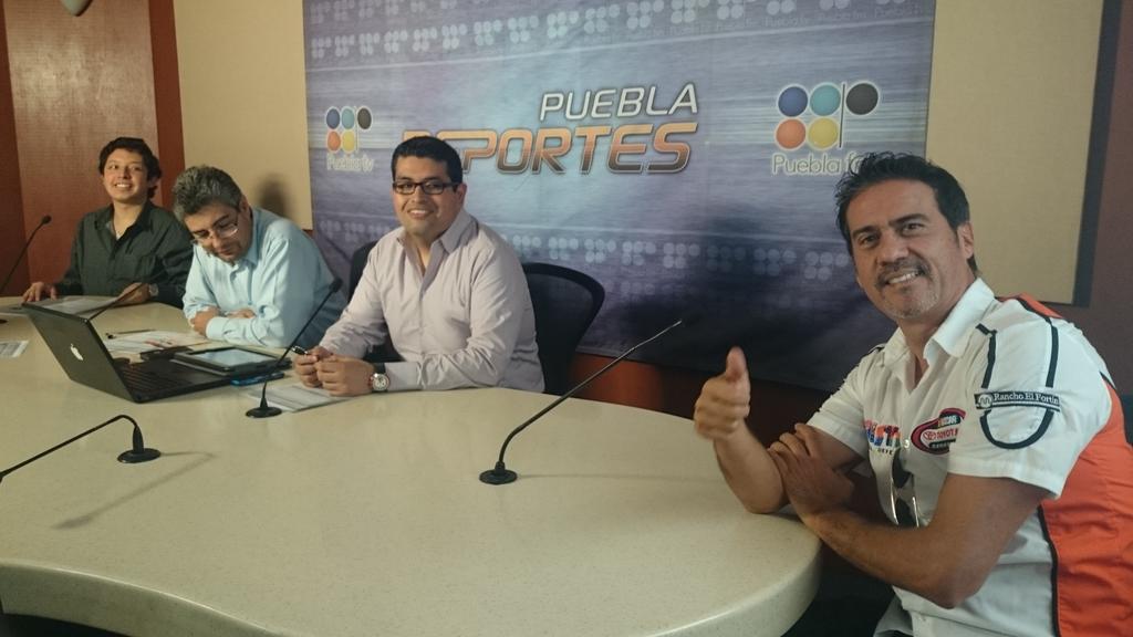 EPIpressMx's tweet photo. Con @Pepegon24 del auto 51 @Amistad_Racing en entrevista en @PueblaDeportes previo a la final de @NASCARmxOficial http://t.co/lCisVVoHWY