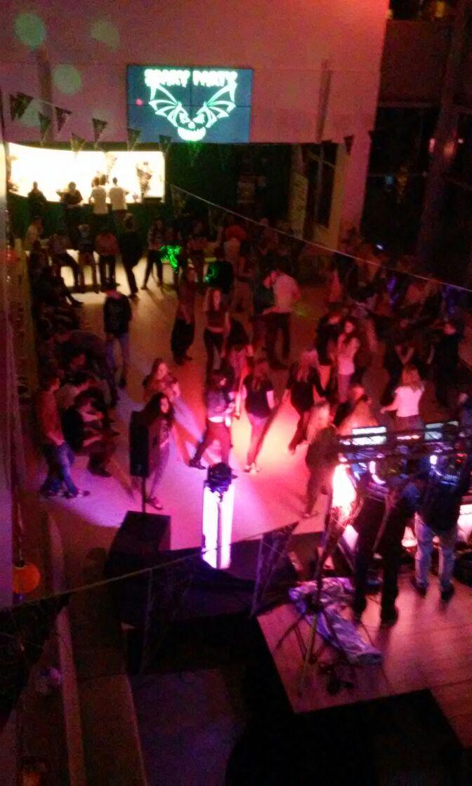 Wellant_Boskoop's tweet photo. Let's party!!! #Scarryparty #wellant http://t.co/5ra5KFMlB3