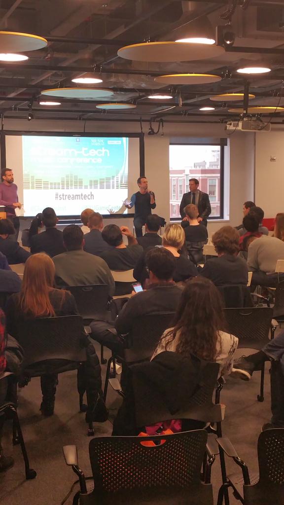 KBaumNue's tweet image. A nice convo happening between @JesseKay of @nue / @SoundCTRL &amp;amp; @faderfam of @thefader / cornerstone at #streamtech