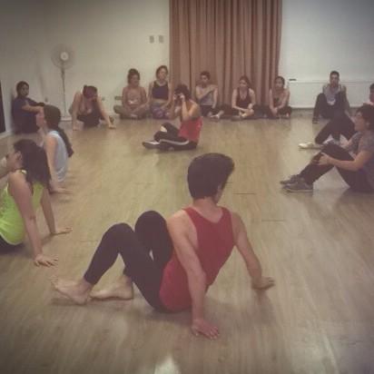 reddanza's tweet image. (Ahora) bailarines trabajan con Claudio Puebla en Seminario #ExperimentalDance #FestivalDanzaBiobio @Cultura_Biobio