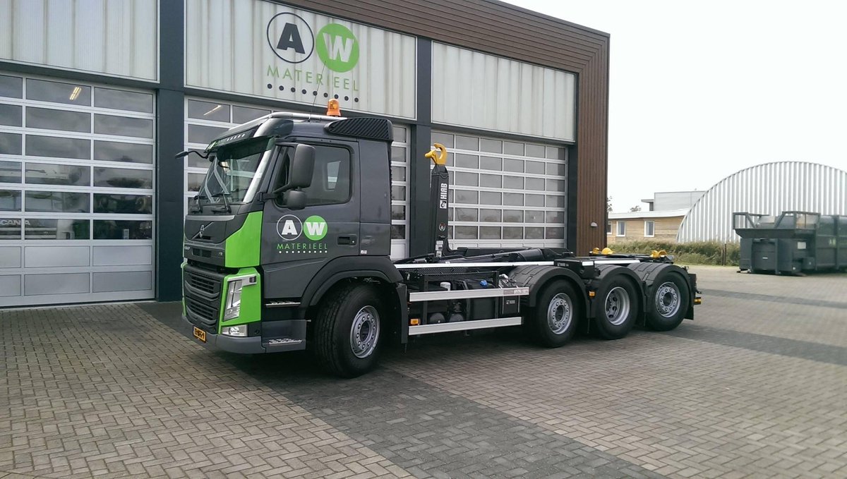 HIAB_NL's tweet photo. Onlangs is deze #VOLVO met #MULTILIFT XR 26S.59 afgeleverd aan @awmaterieel. Veel succes met deze nieuwe aanwinst! http://t.co/IQouSonoWa