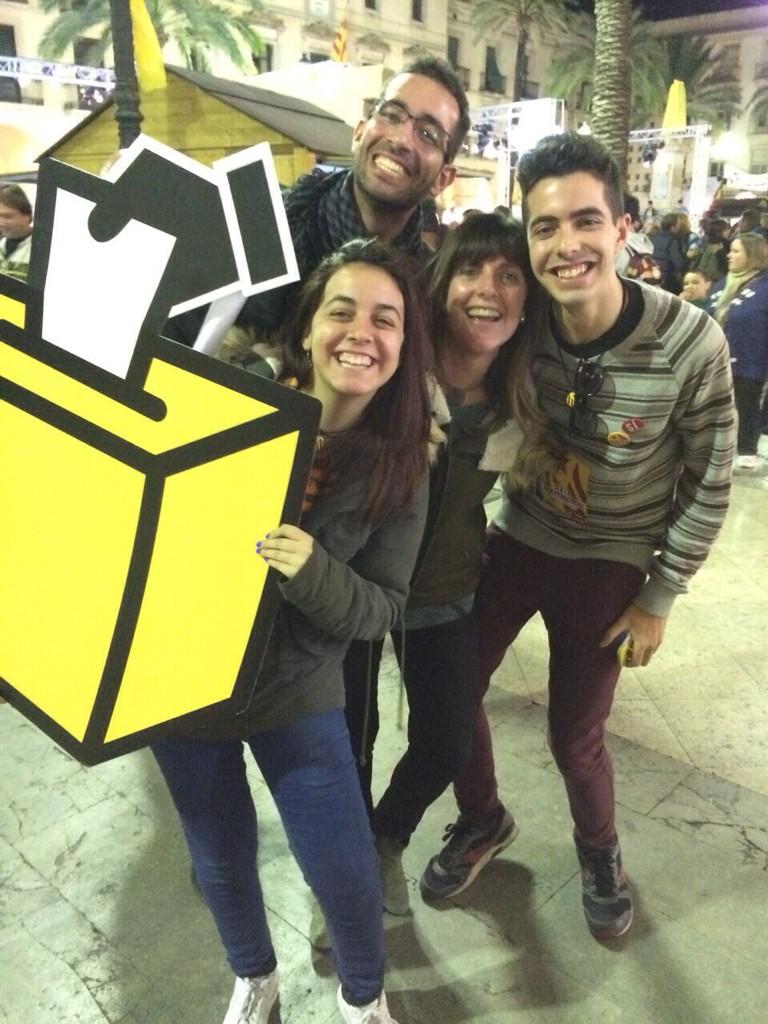 AdelMoya8's tweet image. #9N2014VotaremSiSi #vullserlliure @qvinyals @jmedinaalsina @adriaguevara_ @nuriavillaa @ERCVng @JERCvng