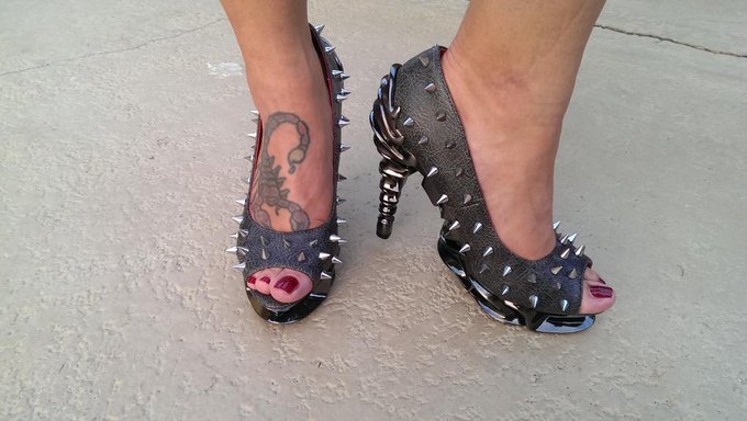 I'm not sure who to thank for the bad ass heels.  They are a hot B day gift!  Send me a DM http://t.<a href="/tag/scorpioseason"class="tags"><span>#scorpioseason</span></a>