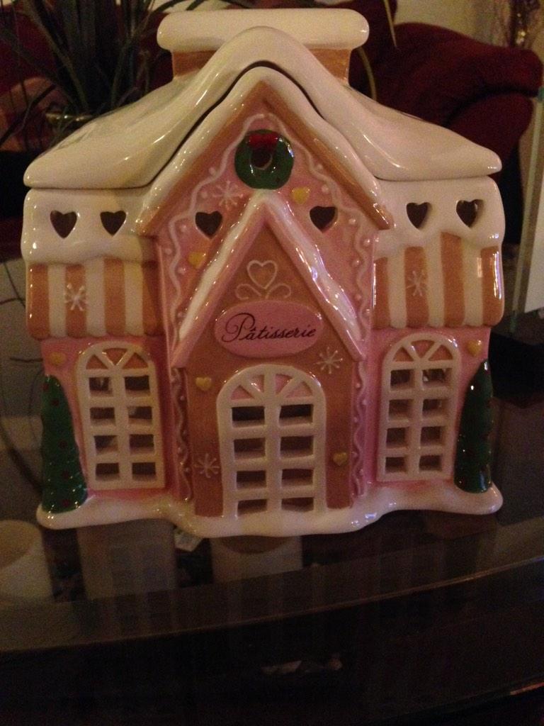 Tia_Johnson_'s tweet image. I love my prize #SmallBizBootCamp!!! #partylite