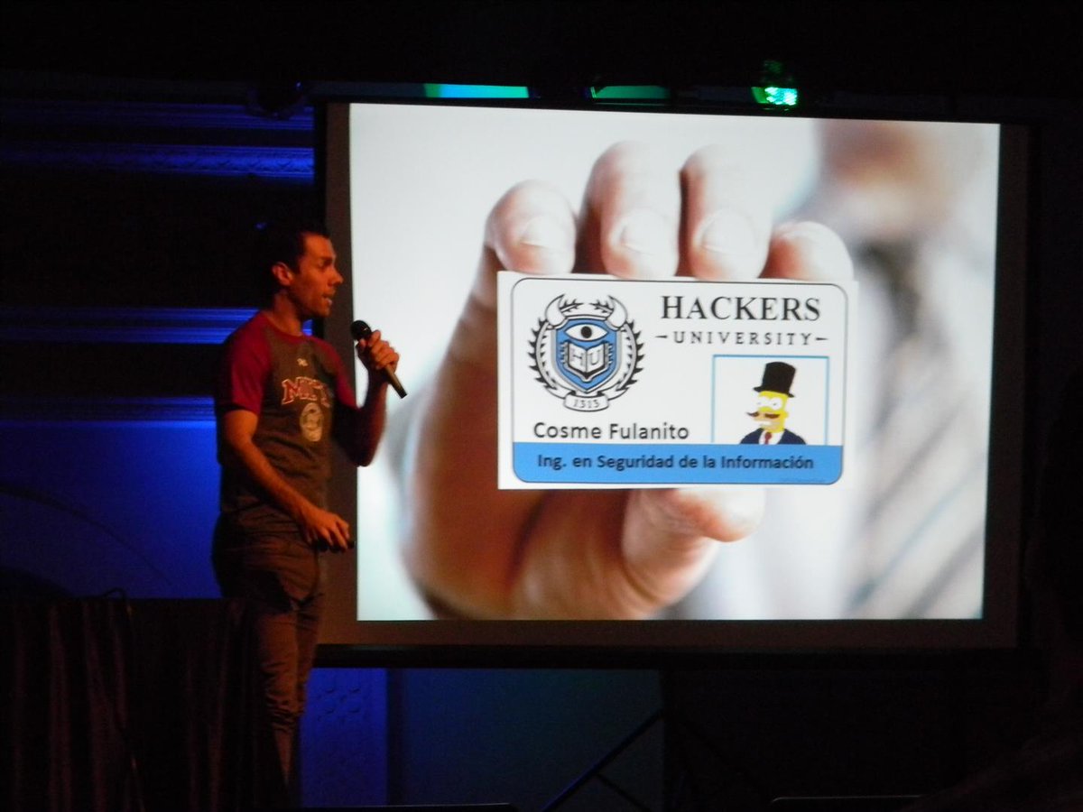 AdolfoFioranell's tweet photo. 2do dia #RISECON2014 @FedeQuark Hackers University http://t.co/sTcNmjt9Mw