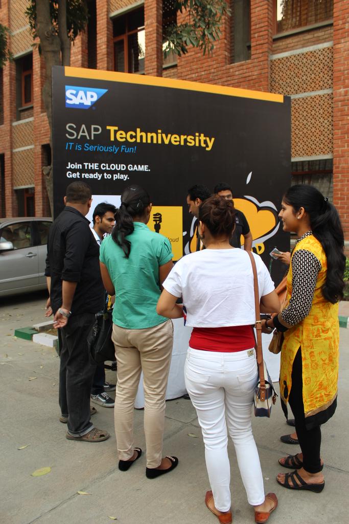 ritikasingh1593's tweet image. It’s a bright day, and brighter it gets with #saptechniversity at #JIIT #saplabs @techniversity @saplabsindia