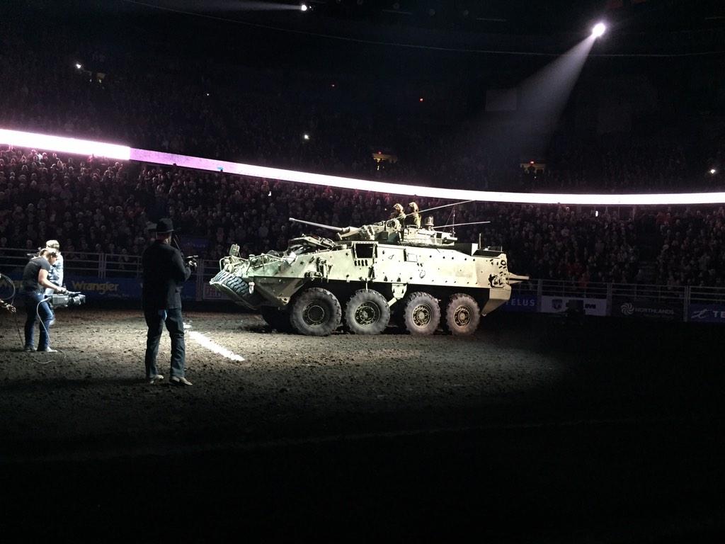 BraidyHowes's tweet photo. Supporting our troops proud Canadian and proud American #CFR41 @britanyjdiaz http://t.co/zmEiQUsWIy