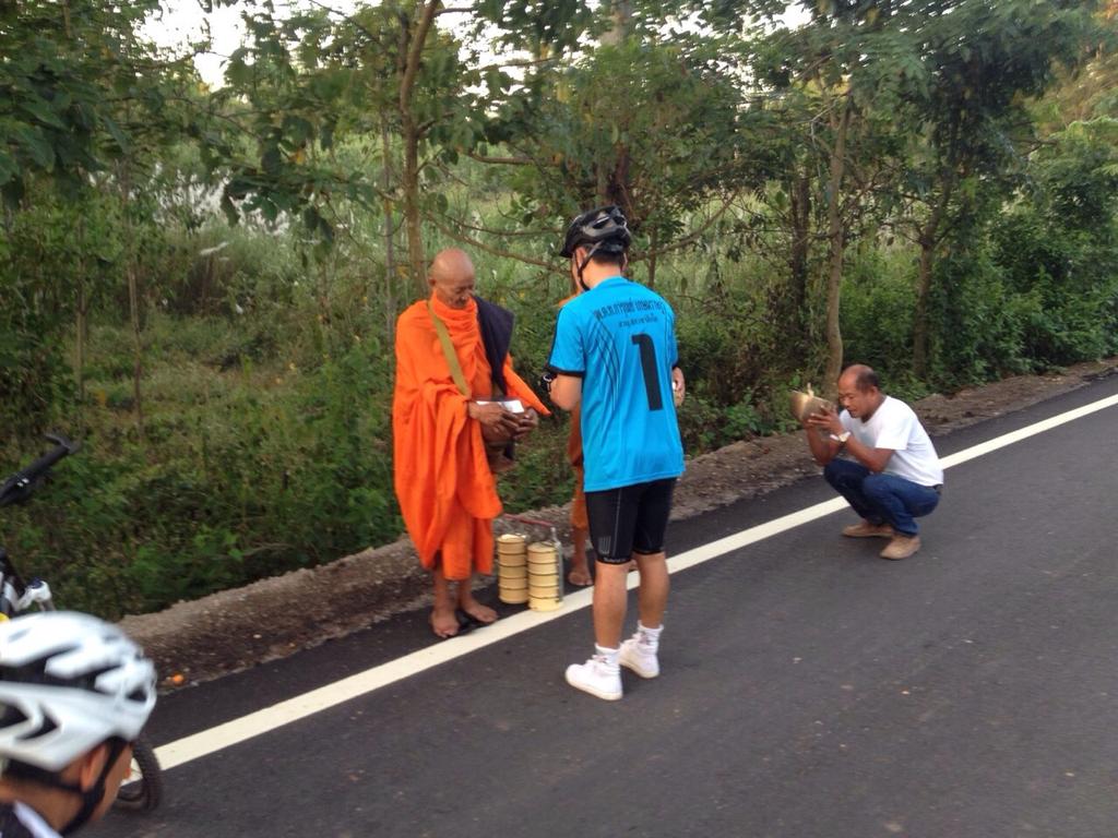 tuykeay's tweet photo. สภ.เขาสิงโต ภ.จว.สระแก้ว สิงโต1 พร้อมชุด สายตรวจจักรยาน เข้าถึงชุมชนโดยวิธีการรักษ์โลกโดยไม่สิ้นเปลืองพลังงานน้ำมันฯ http://t.co/XrcWakdXBN