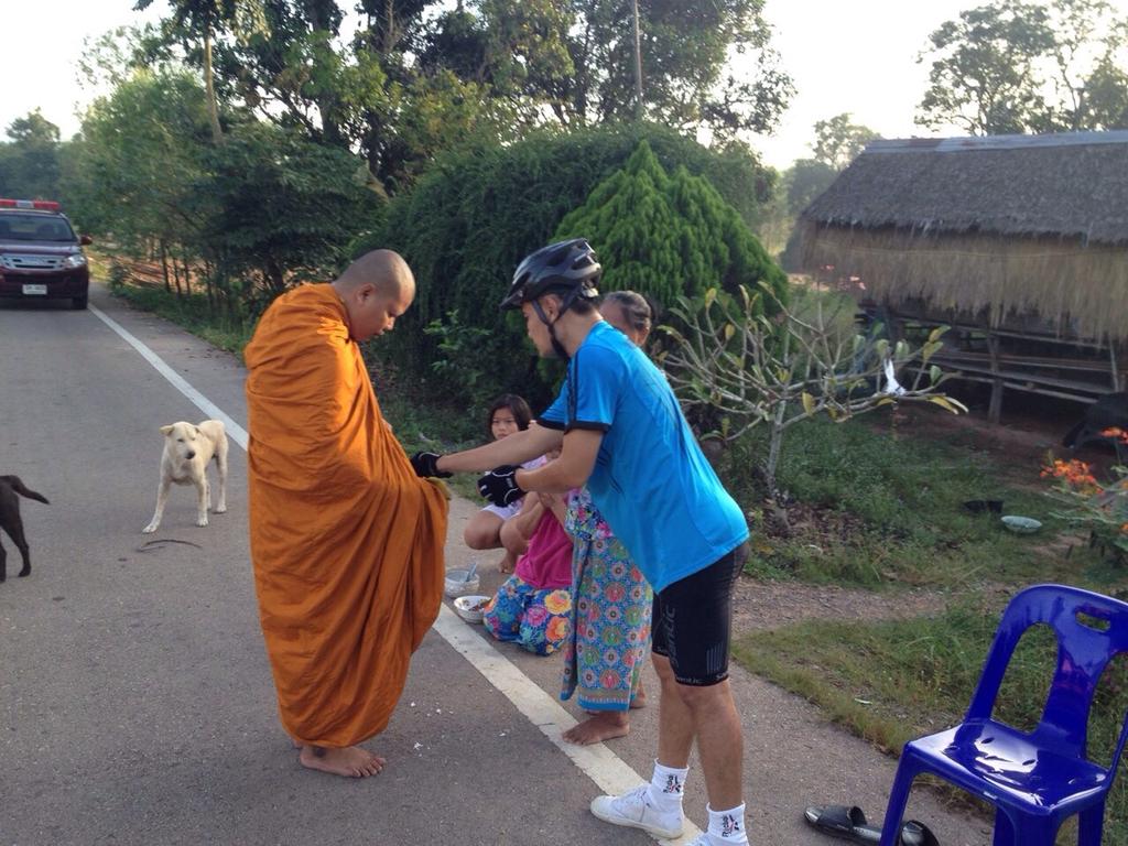 tuykeay's tweet photo. สภ.เขาสิงโต ภ.จว.สระแก้ว สิงโต1 พร้อมชุด สายตรวจจักรยาน เข้าถึงชุมชนโดยวิธีการรักษ์โลกโดยไม่สิ้นเปลืองพลังงานน้ำมันฯ http://t.co/XrcWakdXBN