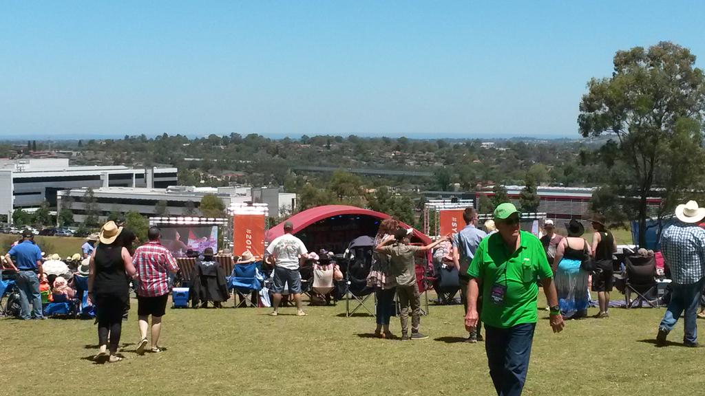 KelvoNator's tweet photo. A day at #2014scmf yee haw http://t.co/vcQXyK1HDb