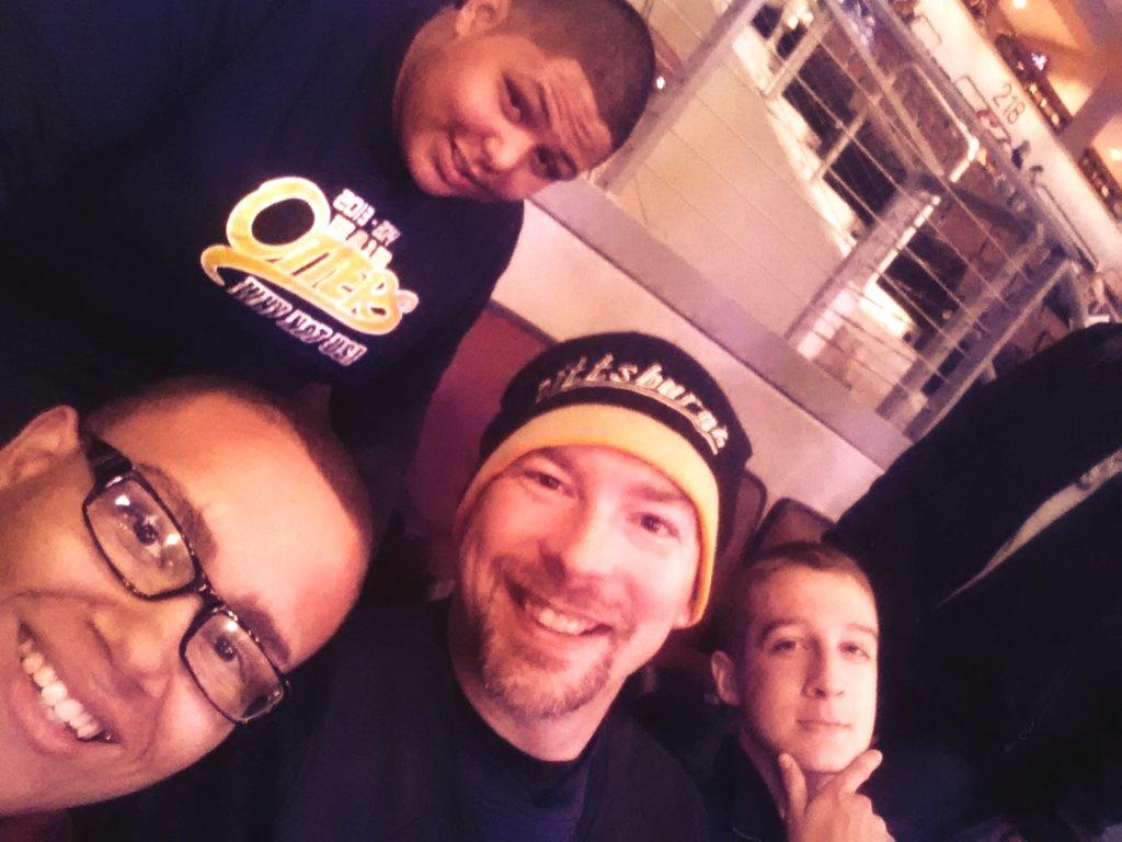 stevena27675329's tweet photo. #ottersselfie http://t.co/hVZg8cwHIj