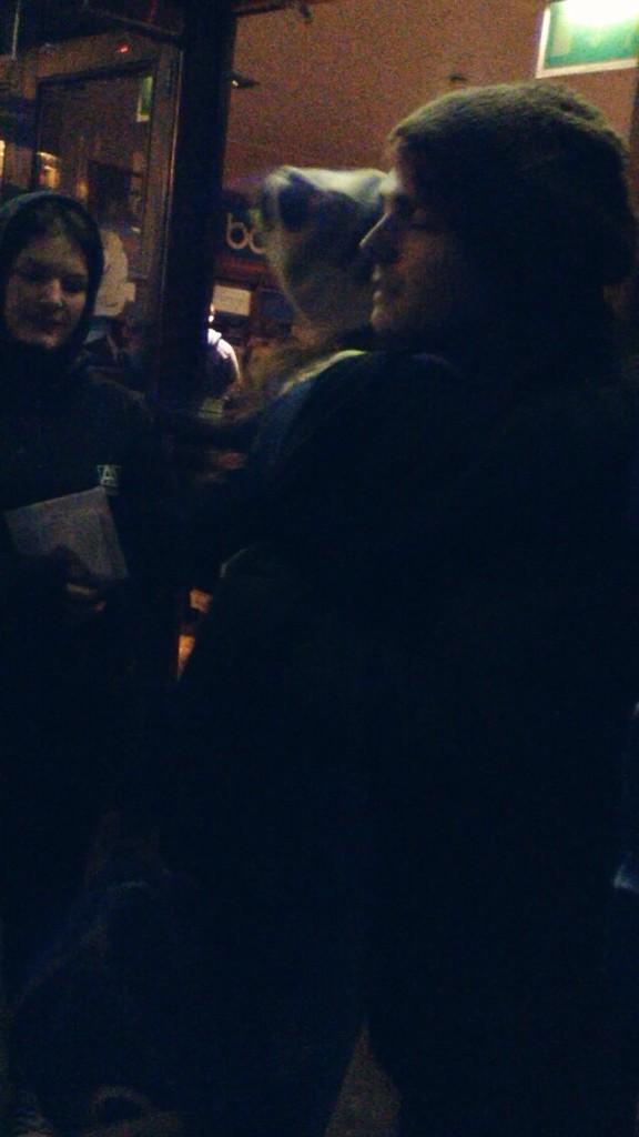 desolationhoe's tweet photo. I actually met Gerard fucking way http://t.co/beZQop4xNg