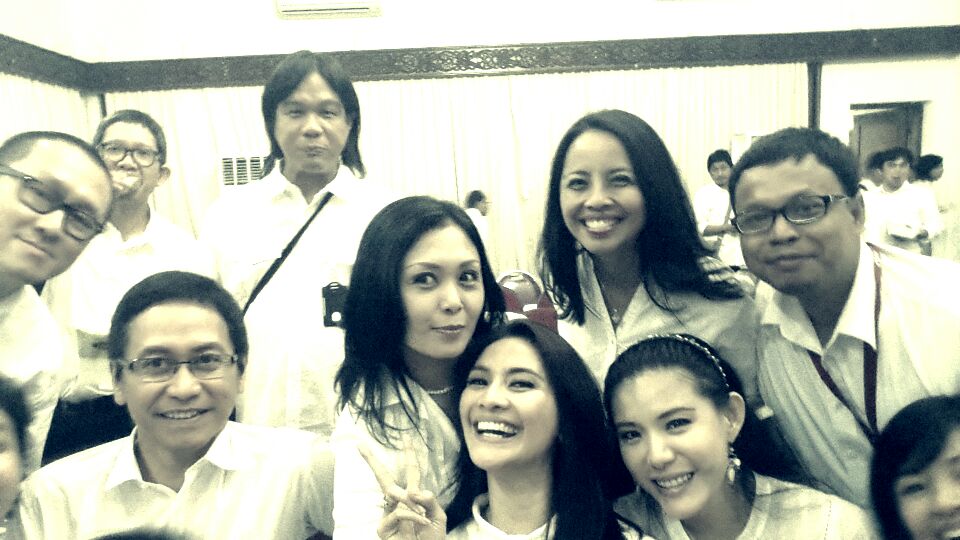 Tongsis goes to presidential palace 😆 <a href="/addiems/">ADDIE MS</a> <a href="/mpokmod/">Maudy Koesnaedi</a> <a href="/NinaLangitan/">Nina Langitan</a> #eblusukan