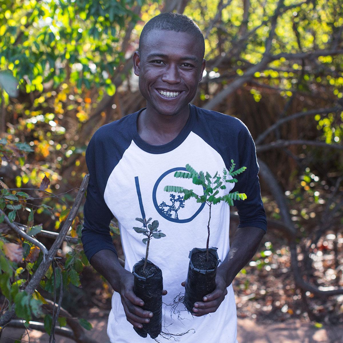 tentree's tweet photo. Did you know ten trees planted will release enough oxygen in a year to support twenty people?
#KnowTheImpact #tentree http://t.co/Kwb8E8ouX5