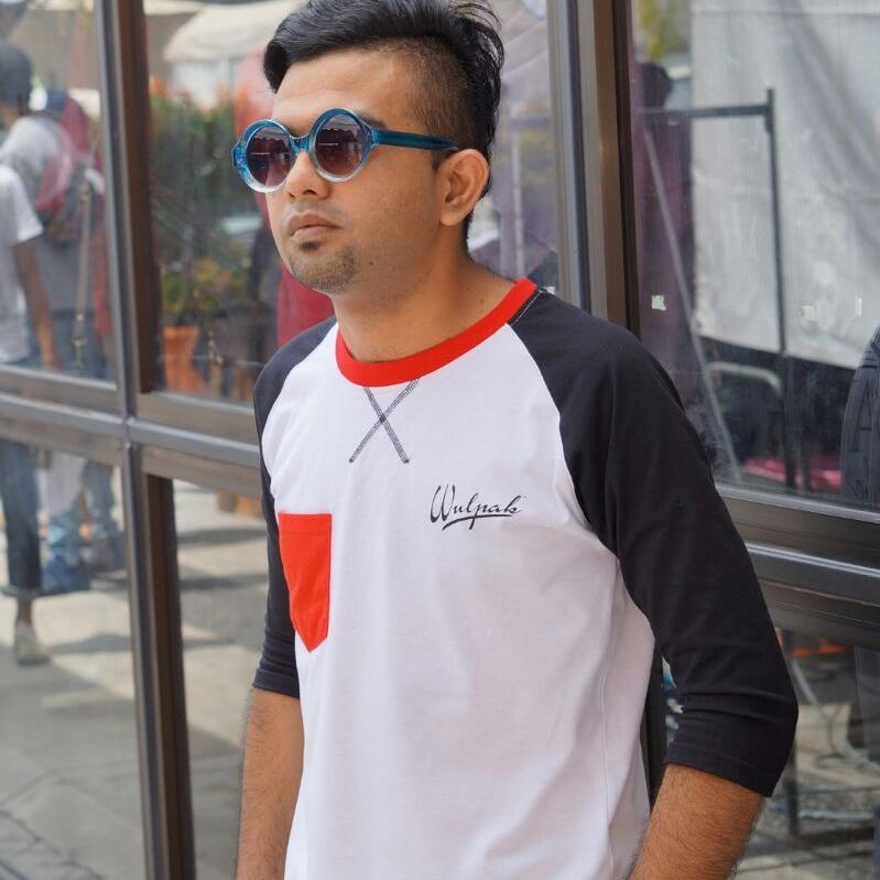 CODE :  RAGLAN POCKET SERIES
BLACK / RED
PRICE : RM 60 
WHATSAPP/ SMS : 0123317836
#WulpakClothing  #wulpak