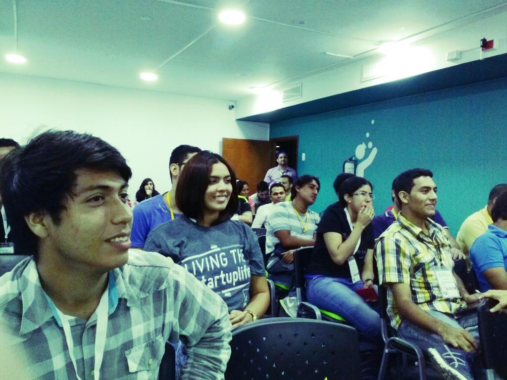 SWBaq's tweet photo. Mucha emoción y buena vibra en el inicio de #SWquilla en # A2BAQ http://t.co/UpmrXTMiLj