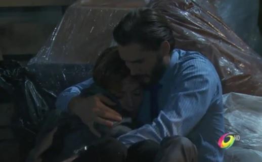 Adri90r's tweet photo. Yo solo quiero saber q #SmithVive y q se quede con Supremo no pido nada masss!! @LauraFloresMx :'( #RdC http://t.co/nFjAowqKgT