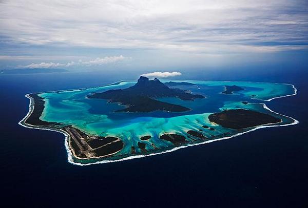 One trip to <a href="/FSBoraBora/">Four Seasons Bora Bora</a> and you'll be under its spell for life. #FSJet LDN.in/Km26Bw (via <a href="/FourSeasons/">Four Seasons Hotels</a>)