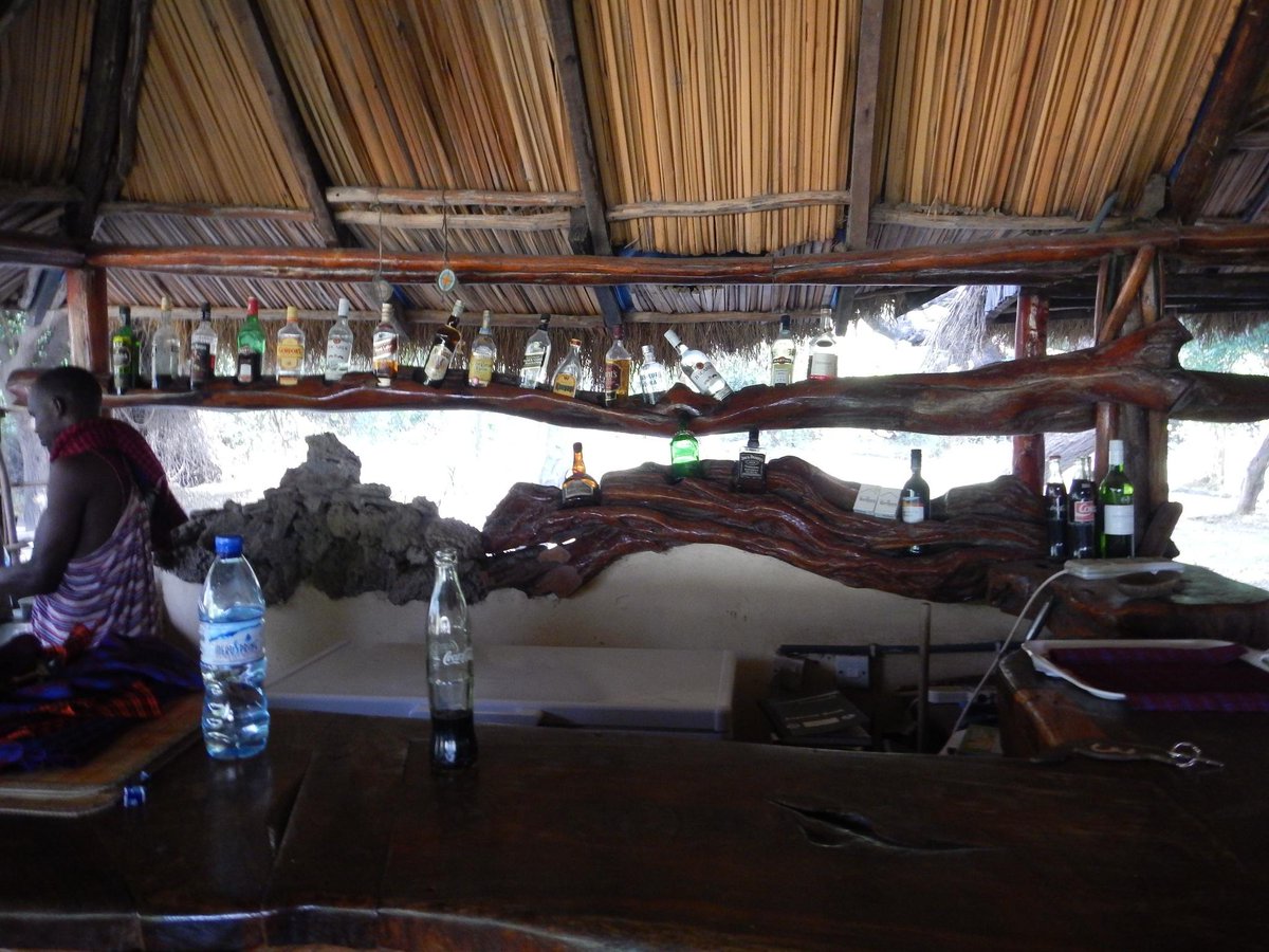 RunningFromMoos's tweet image. You can learn a lot about human nature by hanging out at a bar in #Tanzania bit.ly/1sgQeEp