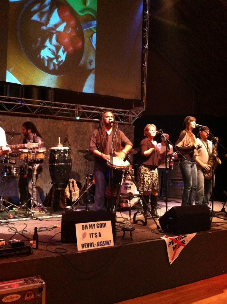 GreenWithRenvy's tweet image. Good fish + fab music Social justice and marine conservation #hoperoad @WhoFishsMatters #namarocktheboat