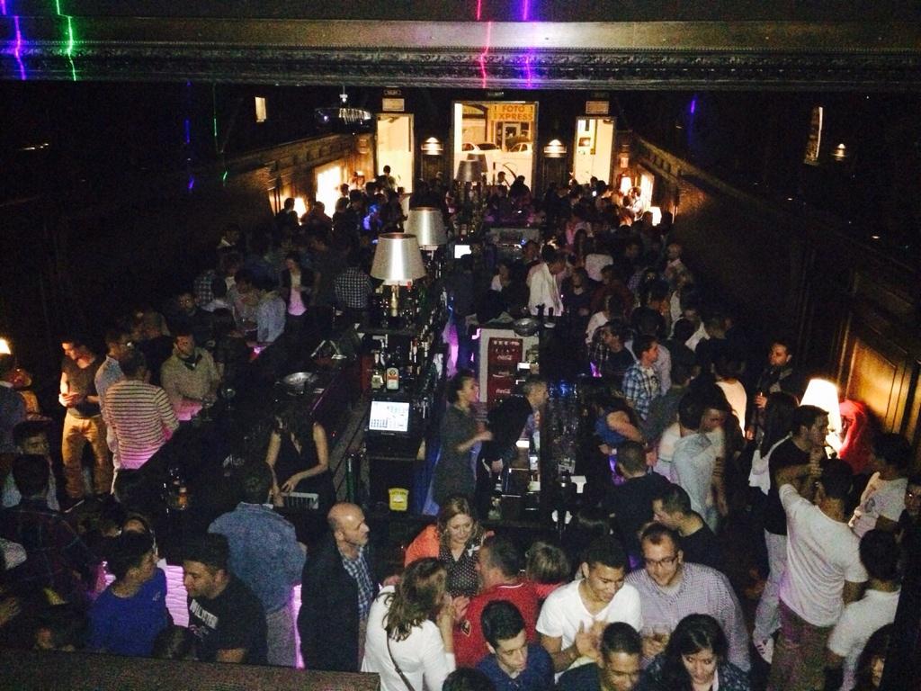 Victor_Lorente6's tweet photo. Otro viernes más hasta arriba!!! Muchas gracias!!! #Gallery2014 http://t.co/R3LMlmzLbx