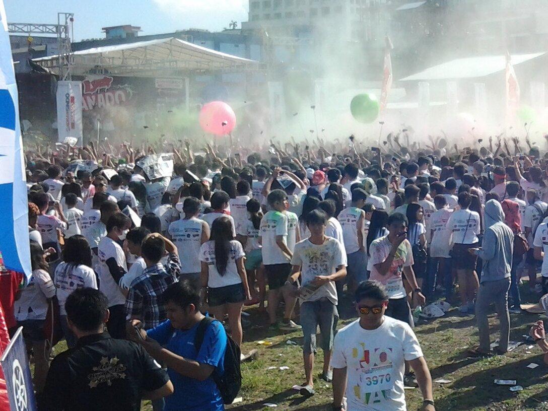 seel_VI's tweet photo. Manado Color Party by KORAN SINDO MANADO @sindomanado @MNCkoranSINDO @ManadoKota http://t.co/p1LIEyvsKJ