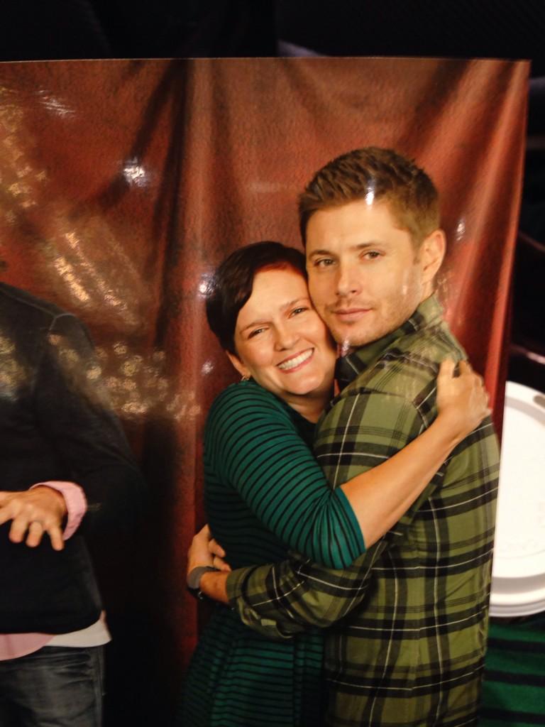 dilltrout's tweet photo. I hugged @JensenAckles #jensenacklesisokay #SPNFamily #supernatural #panicattack #hyperventilated http://t.co/EAyLetdQcy