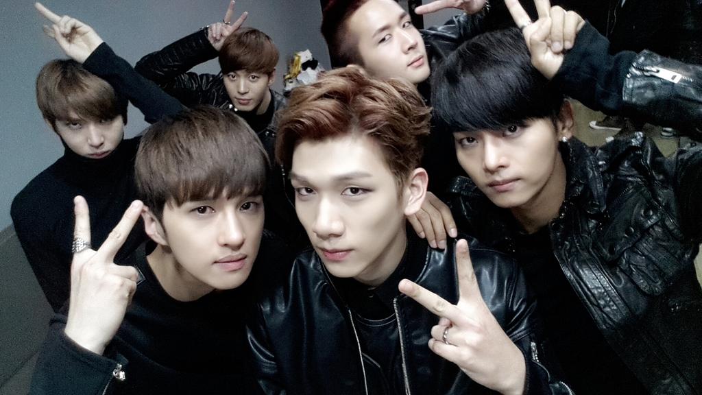 RealVIXX tweet media