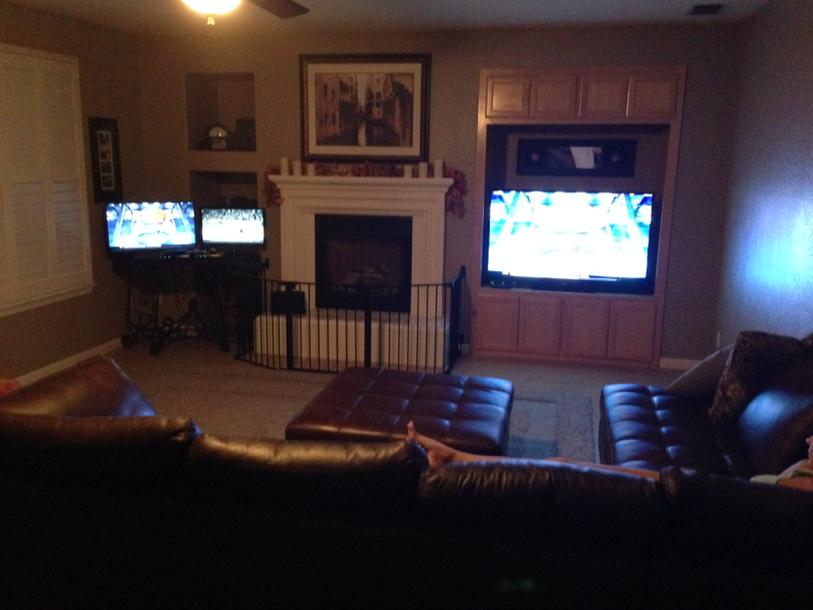 HurricaneHeffe's tweet image. Tis the night before Christmas. #3TVs
