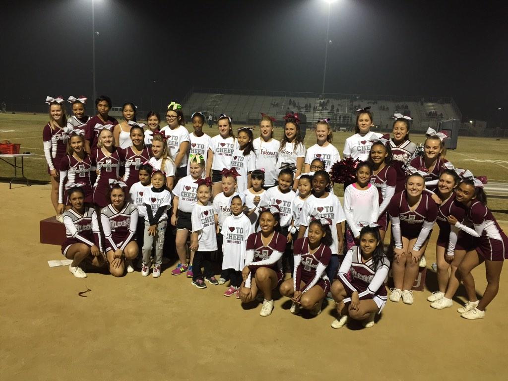 Future falcon cheerleaders ☺️🎀