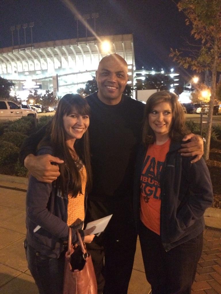 Billyaycock's tweet photo. Super nice.  Remembered stef from bartending in Bham and taking  good care of him whenever he came in http://t.co/Q5Sclycp5W