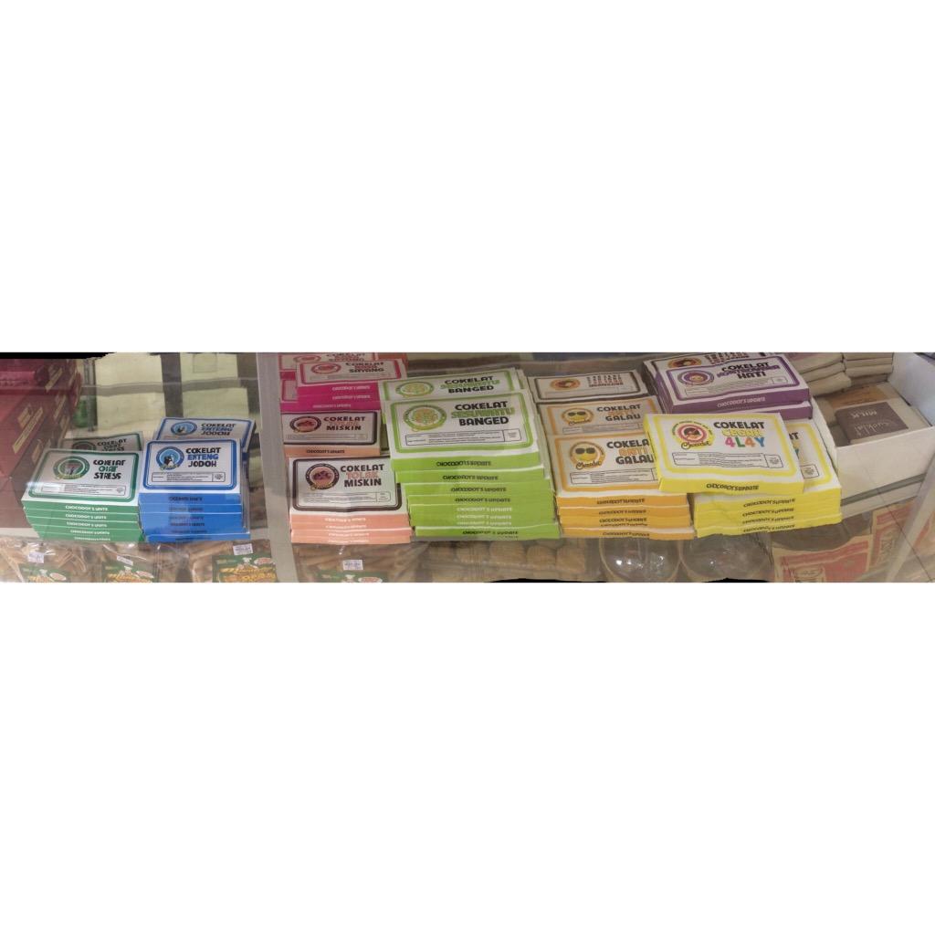 divaphrodite's tweet image. @TonightShow_NET lg nyari oleh2 dpasar genteng surabaya trus ngeliat ini. Dipilih, dipilih... :)) #HDITonightShow