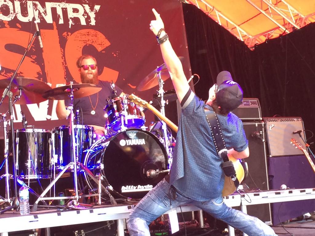 letherif's tweet photo. @ViperCreekBand @DamienBaguley Here's to Country Music AMEN! Sydney Country Music Festival #2014SCMF http://t.co/ImTrS5emKR