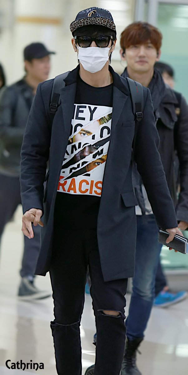 BaddestFemaleCL's tweet photo. Yunho spotted wearing 'CL' logo snapback at Gimpo airport RT @.cathrina1206 #윤호 141108 김포입국 http://t.co/p6VgNqzwFB http://t.co/NUPgrGDC8r