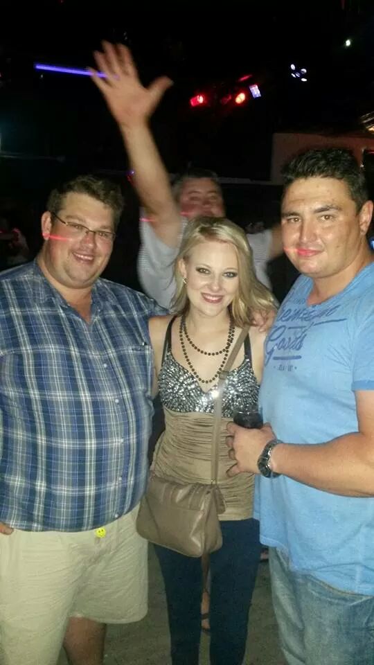 gertjie_g's tweet photo. Ek gisteraand aand baie geniet @Chrizaan1 gaan nog groot naam maak Maar vir my kan sy n 80s cd uit bring en ek is :-) http://t.co/8Qh5zNIRt3