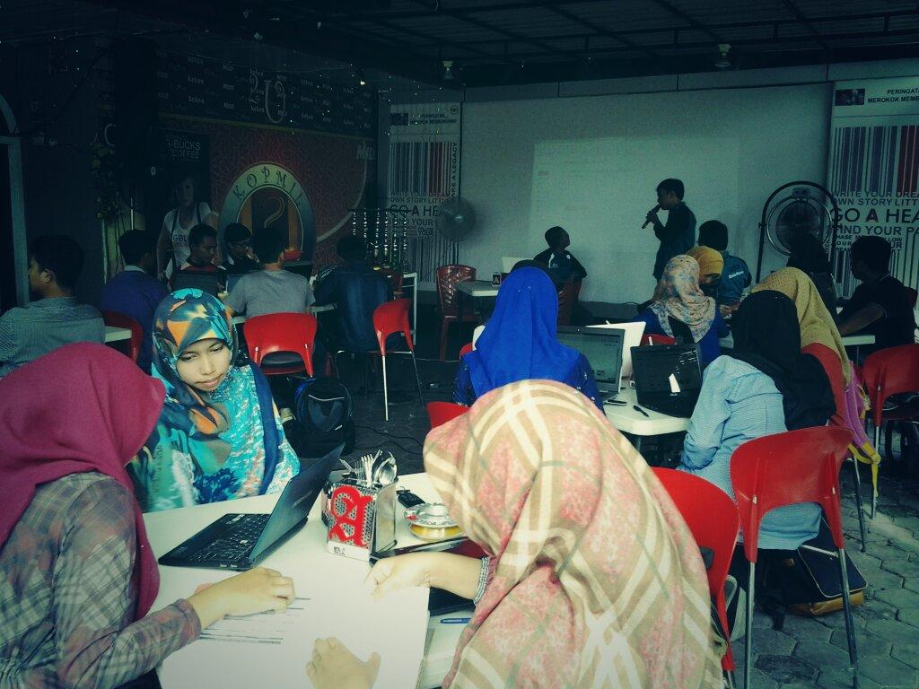 Keseriusan peserta #TDAKampusForum #WorkshopITBisnis <a href="/TDAPekanbaru/">TDA Pekanbaru</a> @TDA_Kampus