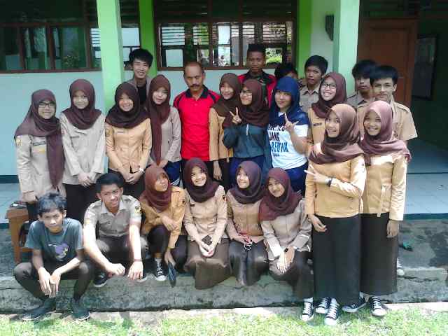 indri tweet media