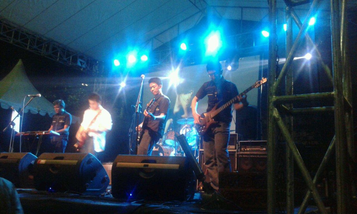 MTM_ITB's tweet photo. PlasticDeformation @ closing EMINEX! http://t.co/SArjVZjxe0