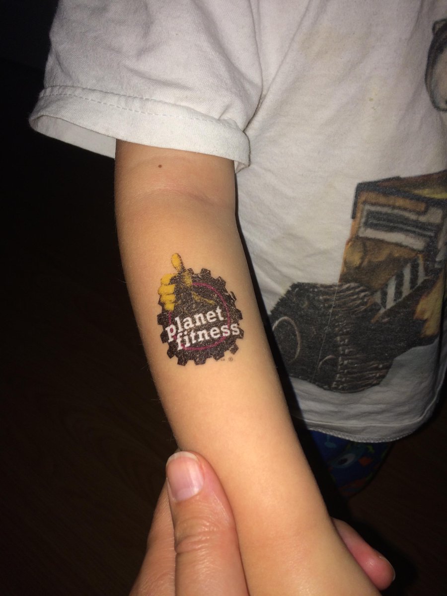Lynn Simon on Twitter: "Still sporting his Planet Fitness tattoo from the  #GloriaGemma5K Thank u PF! @gloriagemma #gratitude @PlanetFitness  http://t.co/RudEi9yIXe" / Twitter
