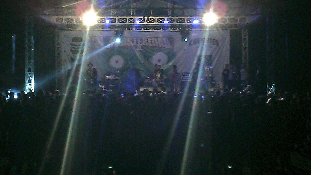 :* "<a href="/TendanganBadut_/">Tendangan Badut</a>: Terima kasih <a href="/BOOSTERLOAD/">BOOSTERLOAD</a> purwokerto, kalian liaaaaar! Sampai jumpa lagi "