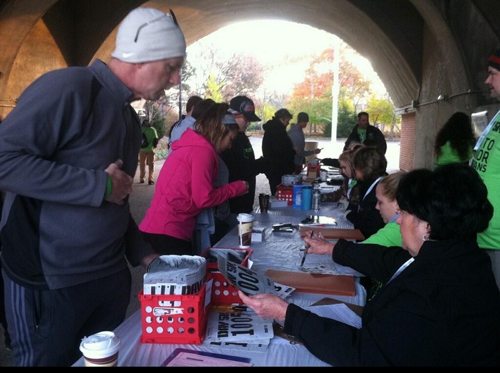 Thank you to our amazing volunteers at the #DAV5kCin. Registration is open until 8:30 am today.