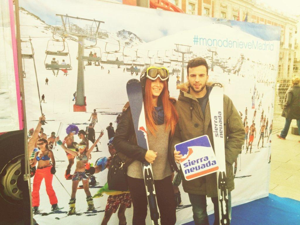 HelenCamara8's tweet photo. El niño quiere a la nieveee😜 #monodenieveMadrid http://t.co/0FuUNXXK4S