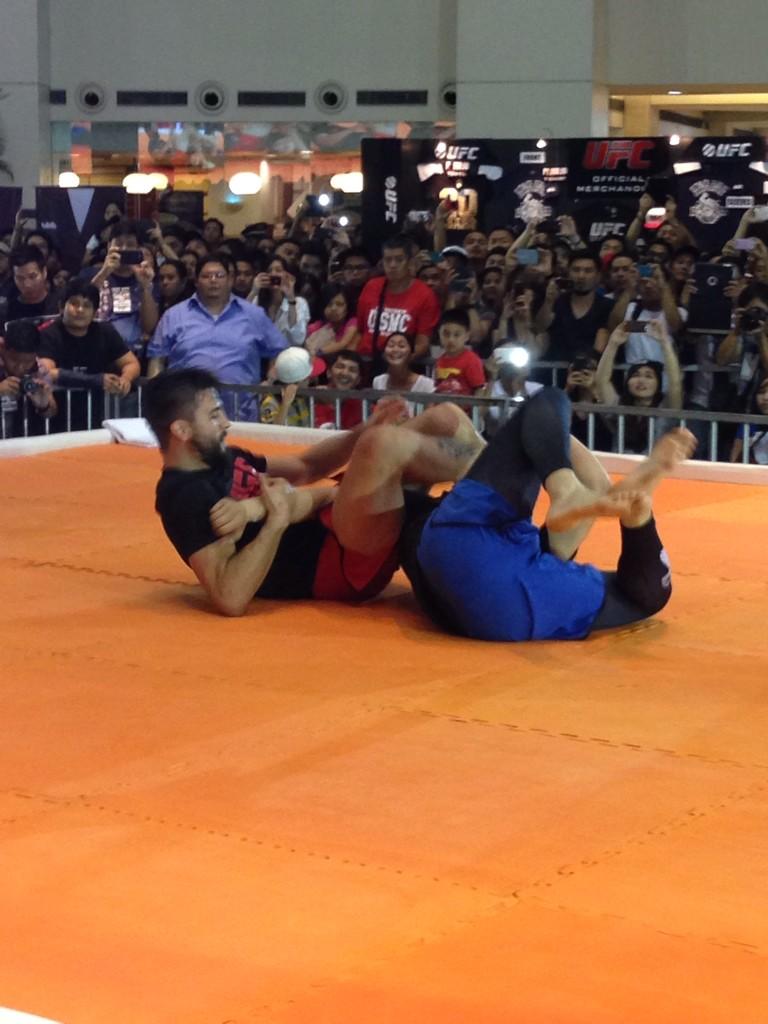 UFC_Asia's tweet photo. Amazing crowd @ TriNoma Mall for the @CarlosCondit open work out! What a buzz!! @BallsChannel #rockitwithcondit http://t.co/lKcu31jozv
